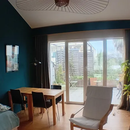 Prive Avec Terrasse En Centre דירה *